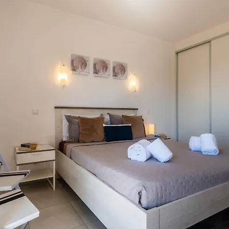 White T1 - Ocean View Албуфейра