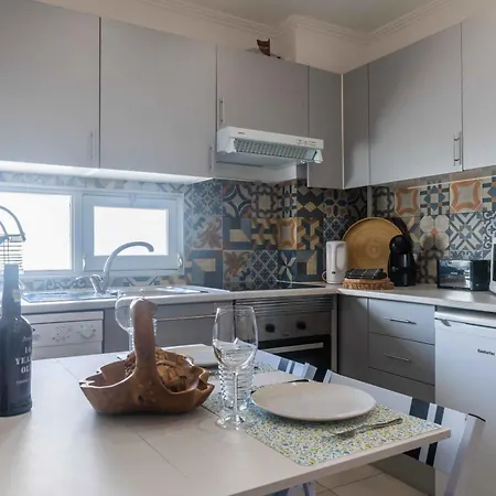 White T1 - Ocean View