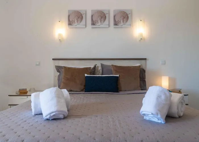 Daire White T1 - Ocean View