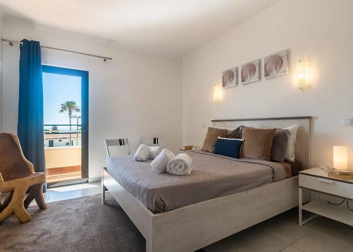 White T1 - Ocean View *