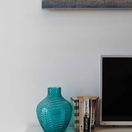 White T1 - Ocean View